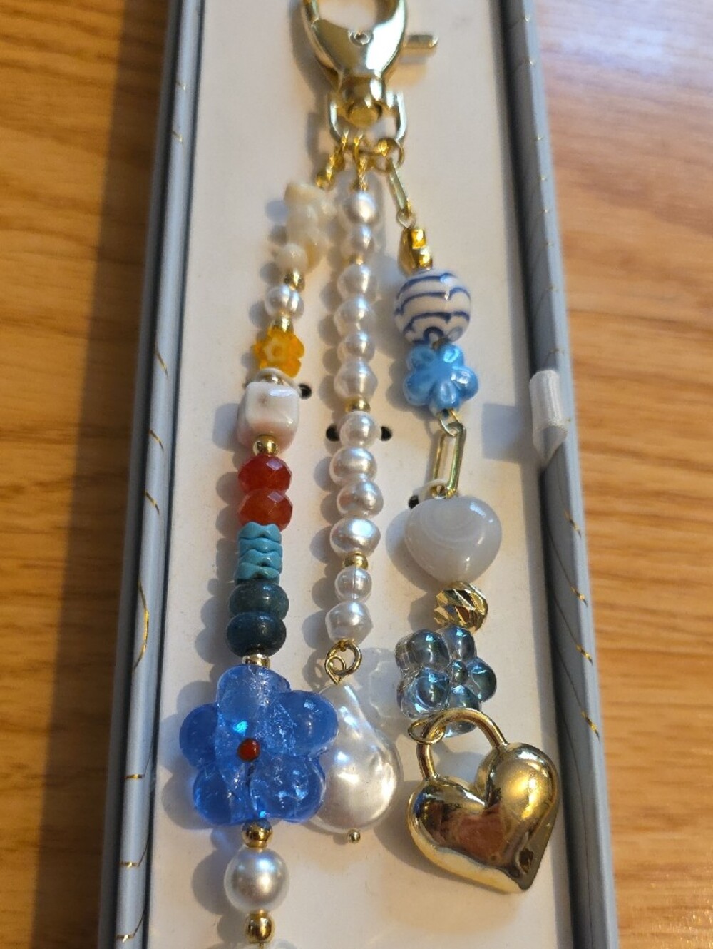 eye candy Blue & White Beaded Key or Bag Charm - Picture 4 of 4
